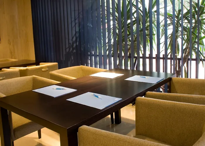 酒店 Nh帝王海滩酒店 4*